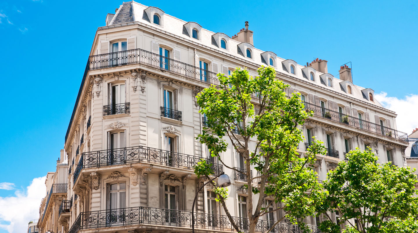 Immeuble haussmannien typique du 16ème arrondissement de Paris